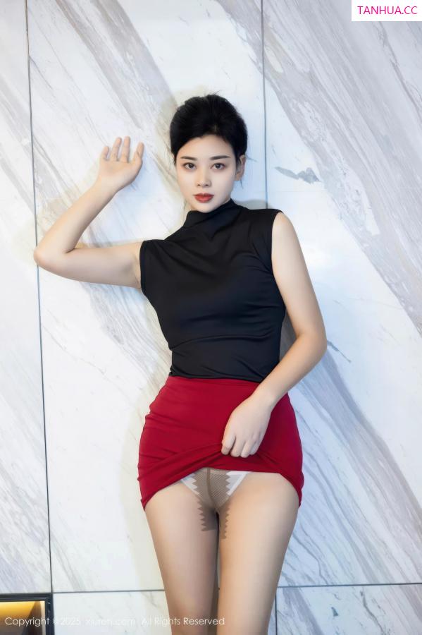   [XiuRen]高清写真图 2025.11.05 No.10948 徐清妍 魅惑黑丝第28张图片